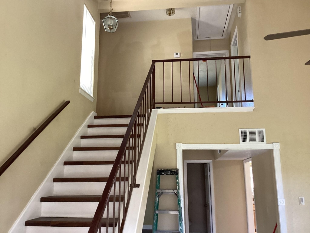 15831 Bazelbriar Lane - Photo 10