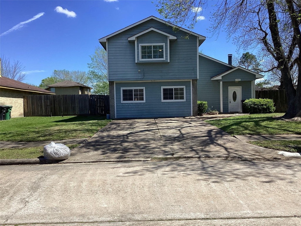 15831 Bazelbriar Lane - Photo 0