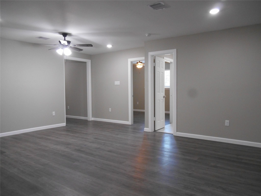 1547 Greenfield Road - Photo 2