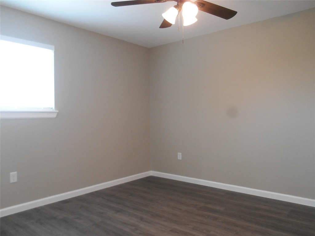 1547 Greenfield Road - Photo 7
