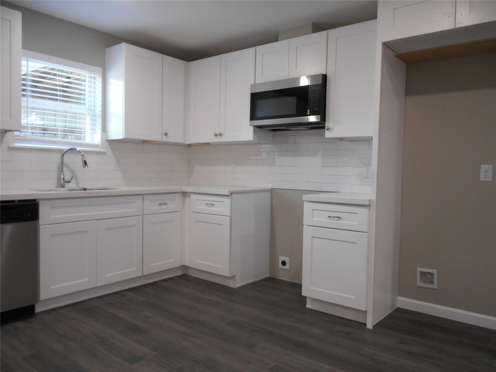 1547 Greenfield Road - Photo 3