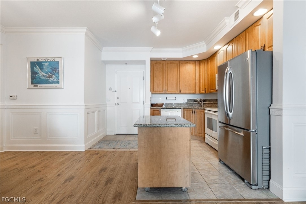 2825 Palm Beach Boulevard - Photo 8