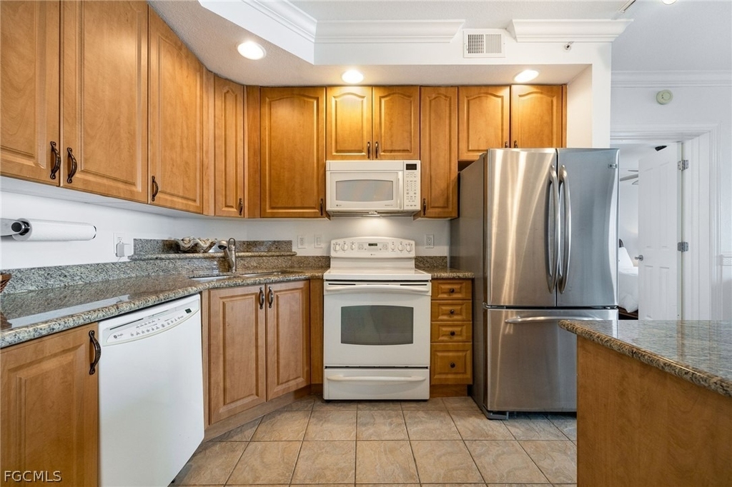 2825 Palm Beach Boulevard - Photo 6