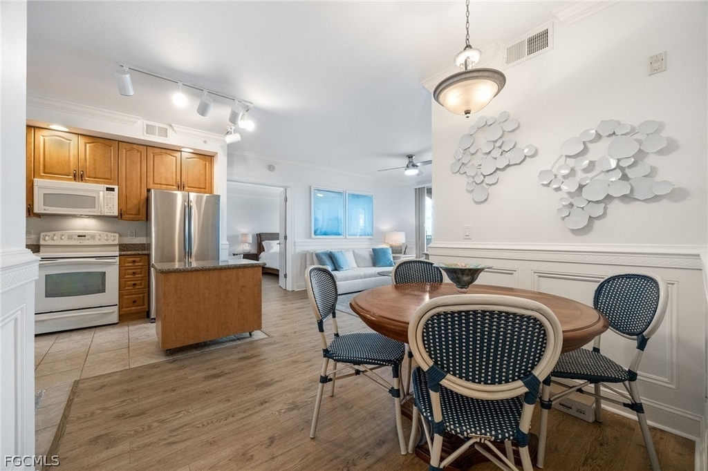 2825 Palm Beach Boulevard - Photo 12