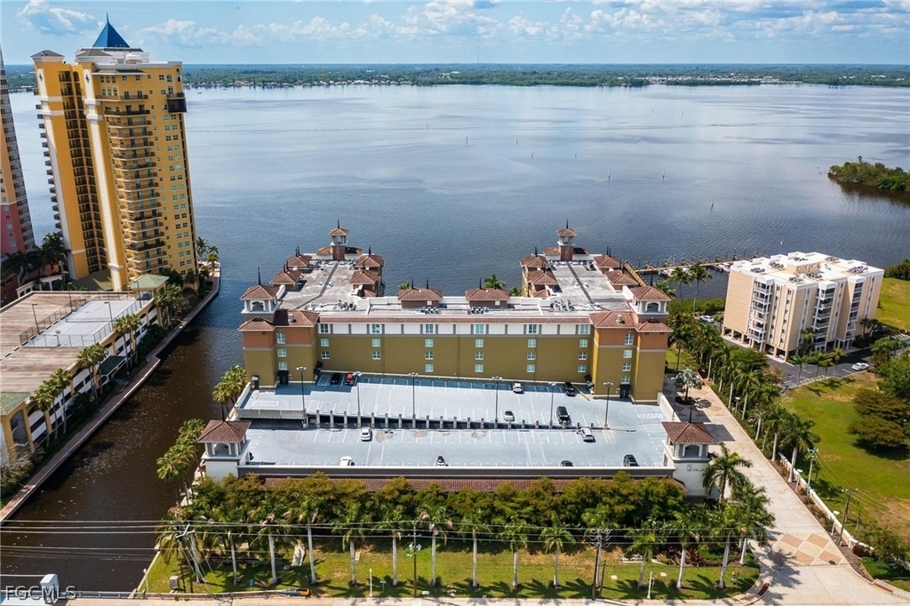 2825 Palm Beach Boulevard - Photo 35