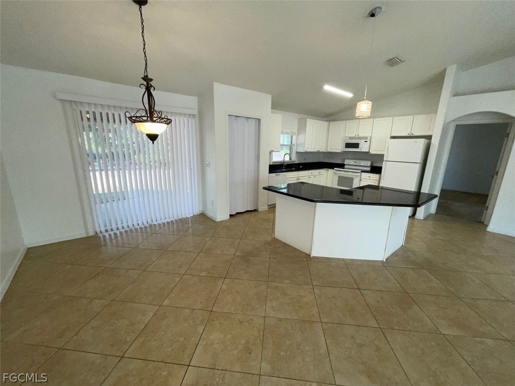 2614 Carol Place - Photo 2