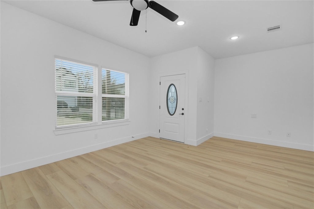 8410 Sunnyhill Street - Photo 6