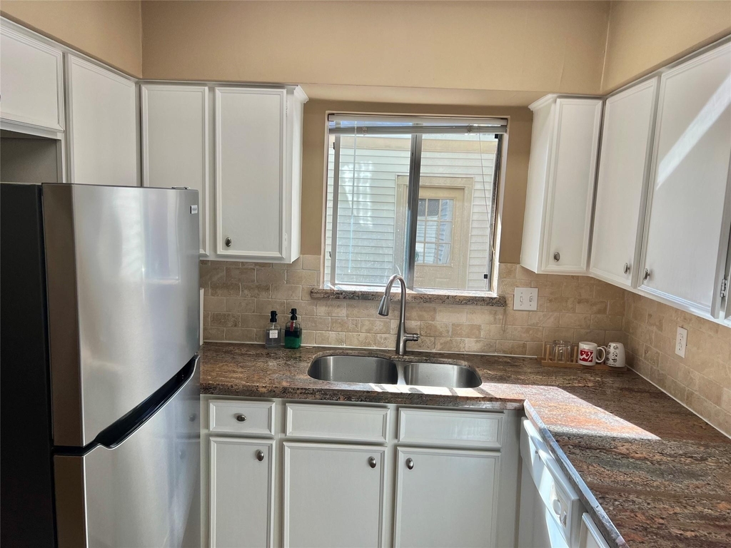 1962 Augusta Drive - Photo 6