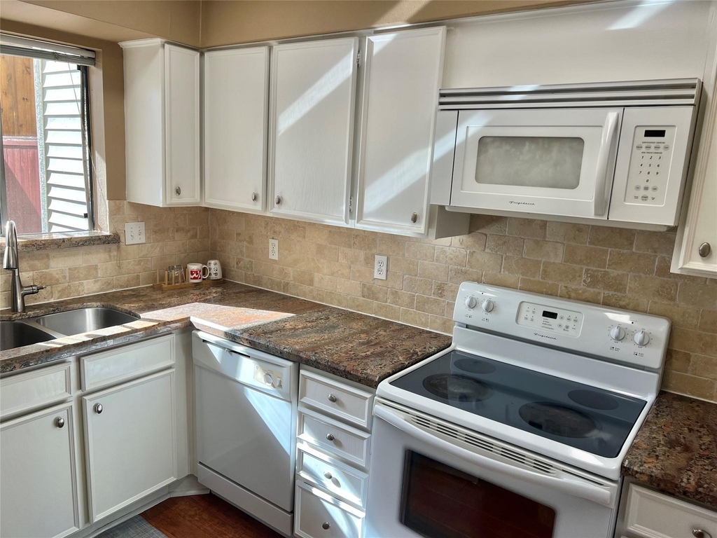 1962 Augusta Drive - Photo 7