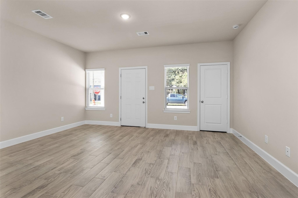 496b Golden Street - Photo 6