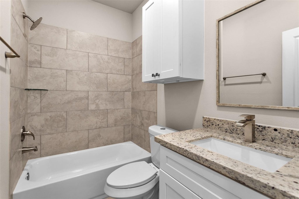 496b Golden Street - Photo 10