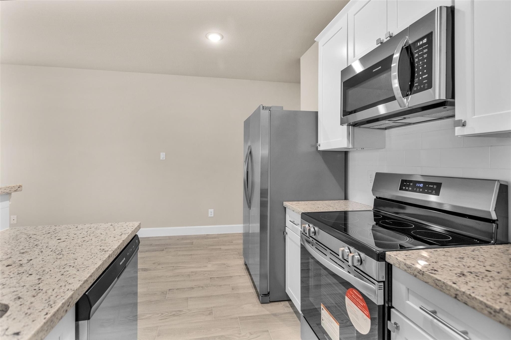 496b Golden Street - Photo 9