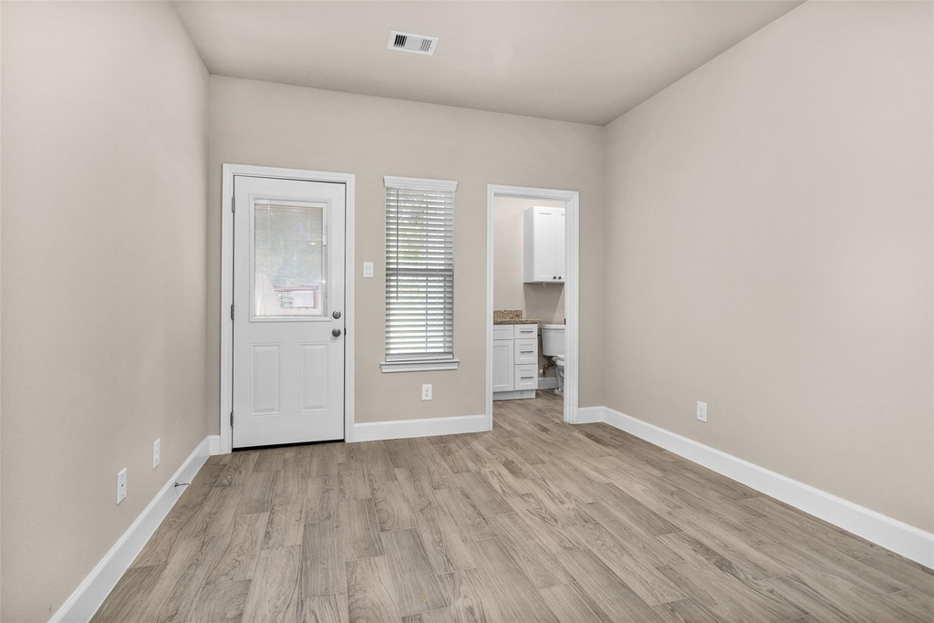 496b Golden Street - Photo 14