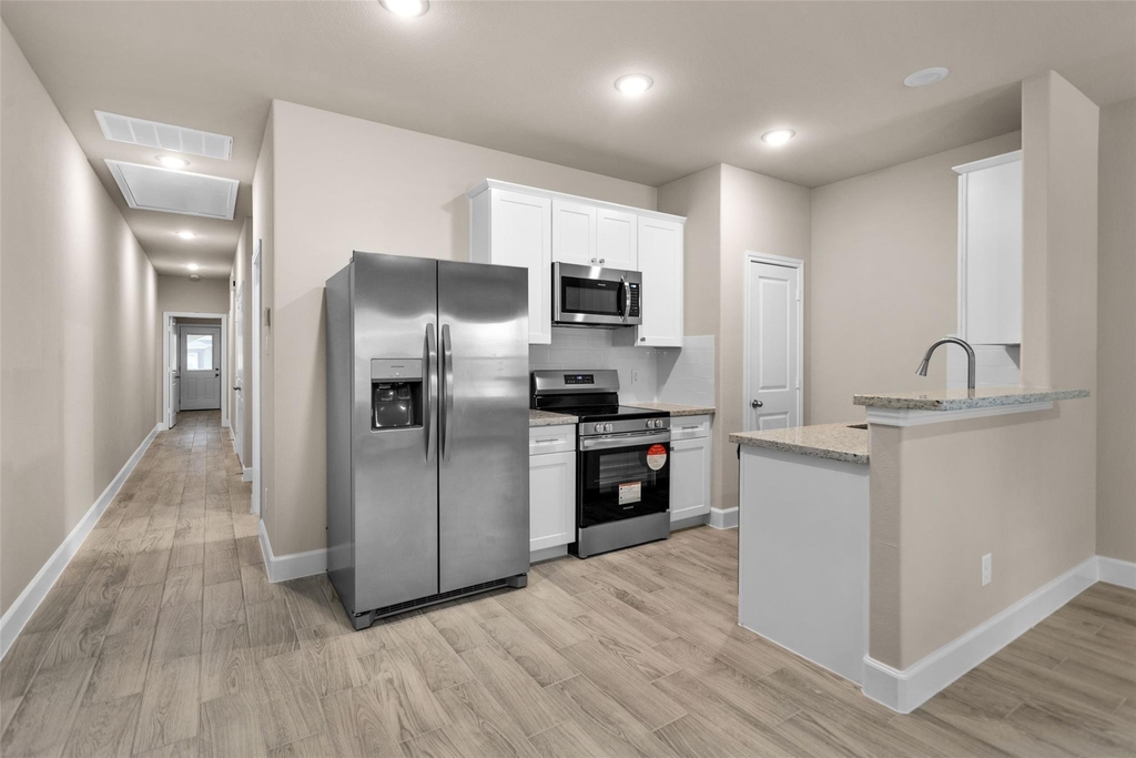 496b Golden Street - Photo 7