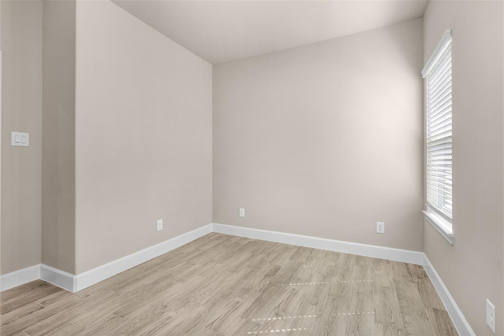 496b Golden Street - Photo 12