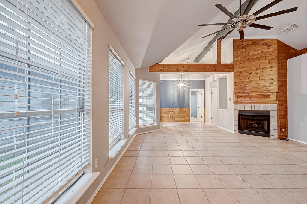 18315 Westlock Street - Photo 8