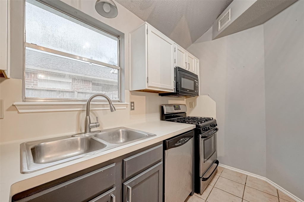18315 Westlock Street - Photo 18