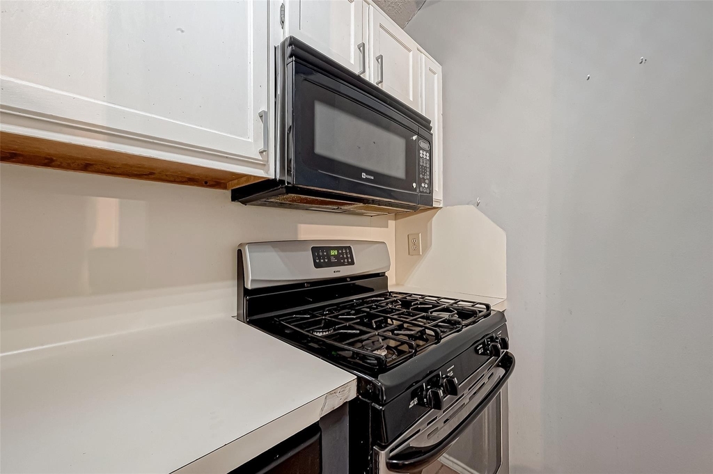 18315 Westlock Street - Photo 19
