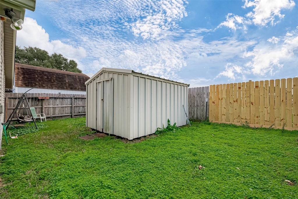 18315 Westlock Street - Photo 34