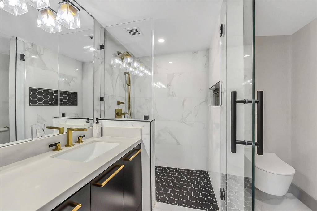 1111 Caroline Street - Photo 11
