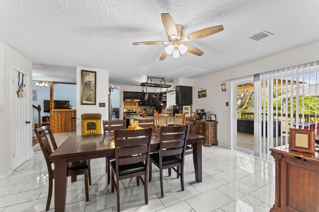 228 April Waters Drive W - Photo 14