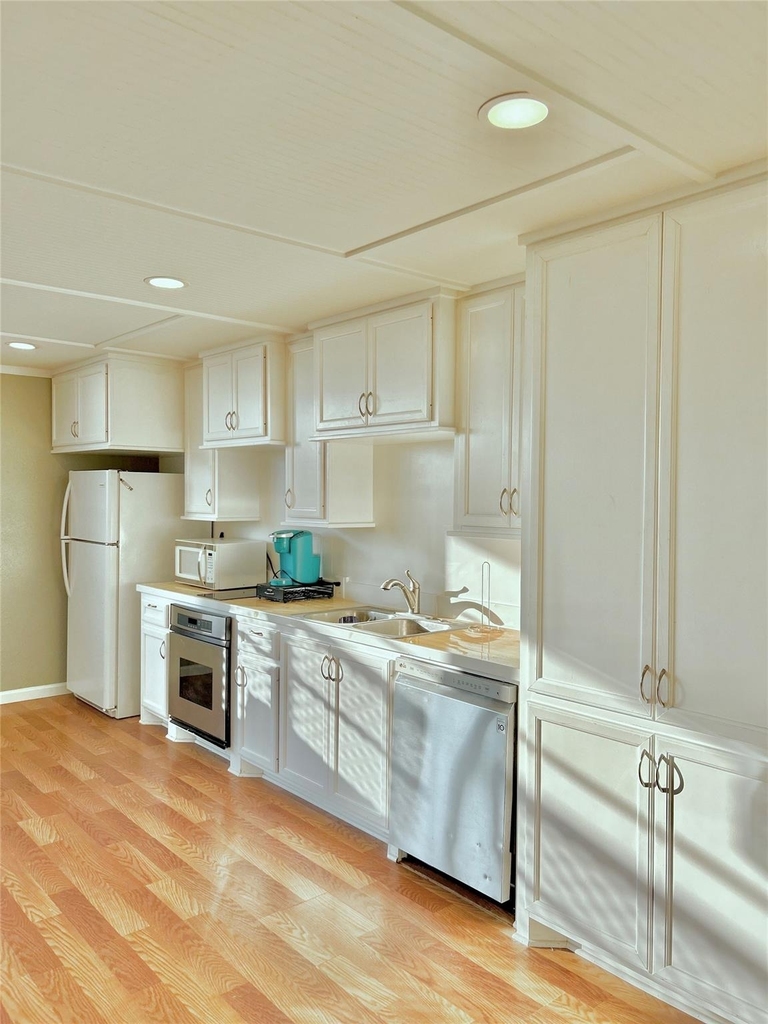 927 27th Street - Photo 20