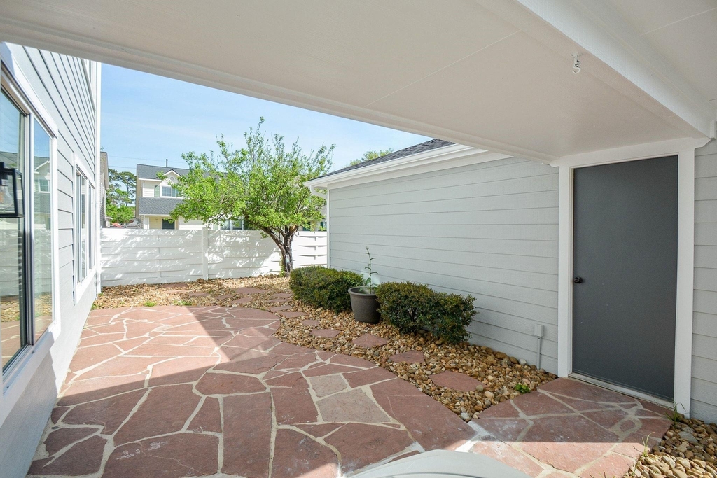 9939 Farrell Drive - Photo 18