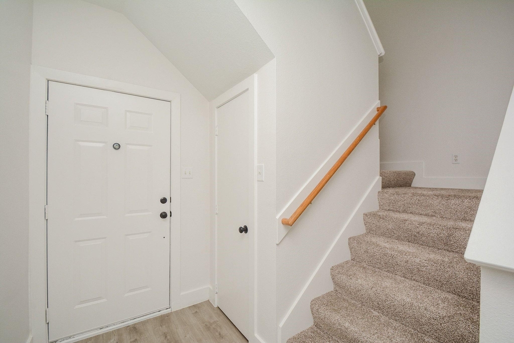9939 Farrell Drive - Photo 8