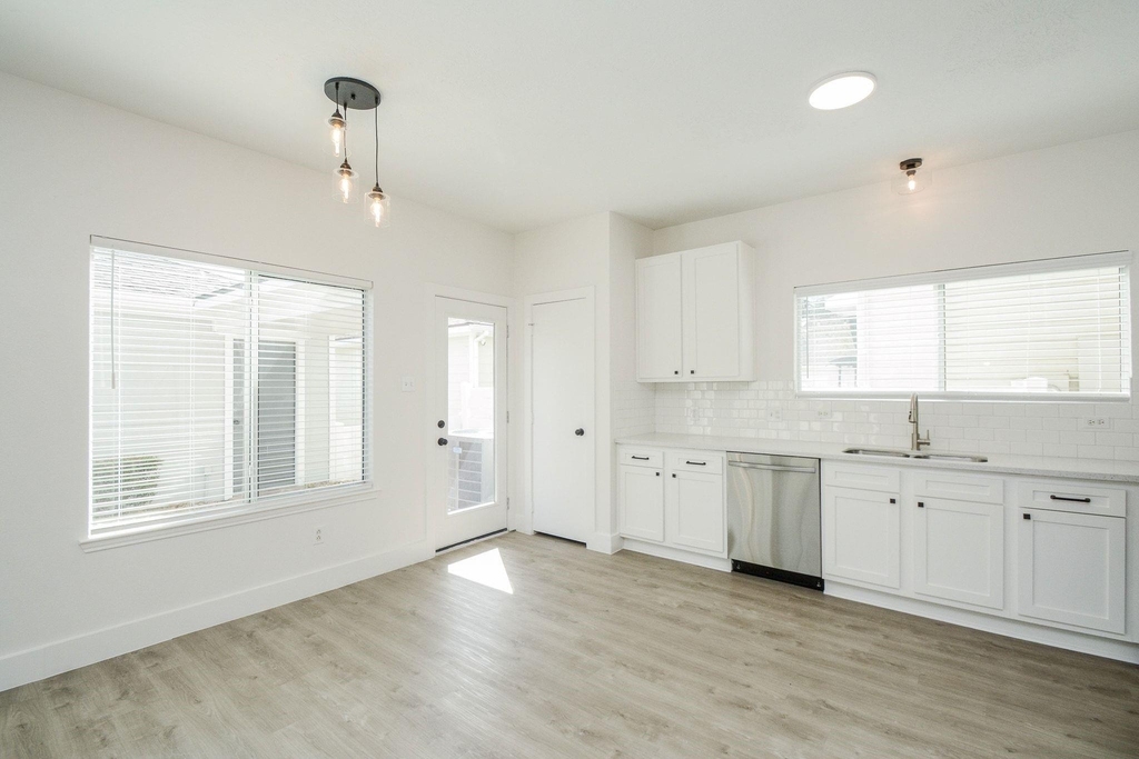 9939 Farrell Drive - Photo 7