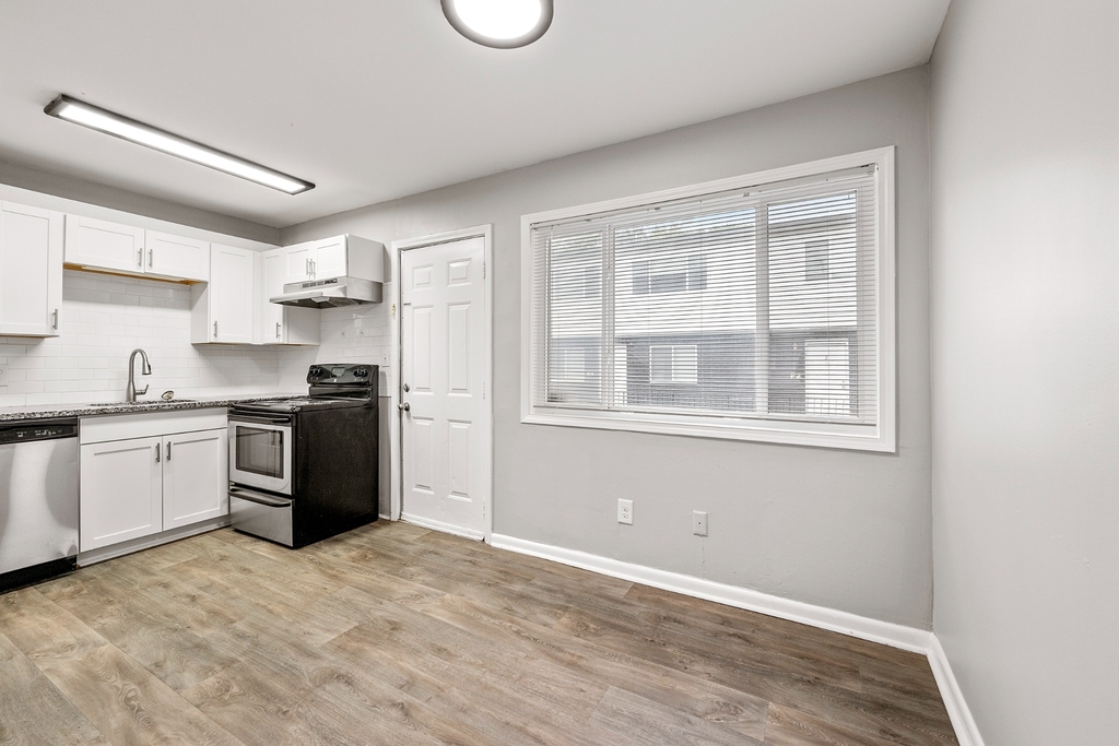 4689 Roswell Road - Photo 4