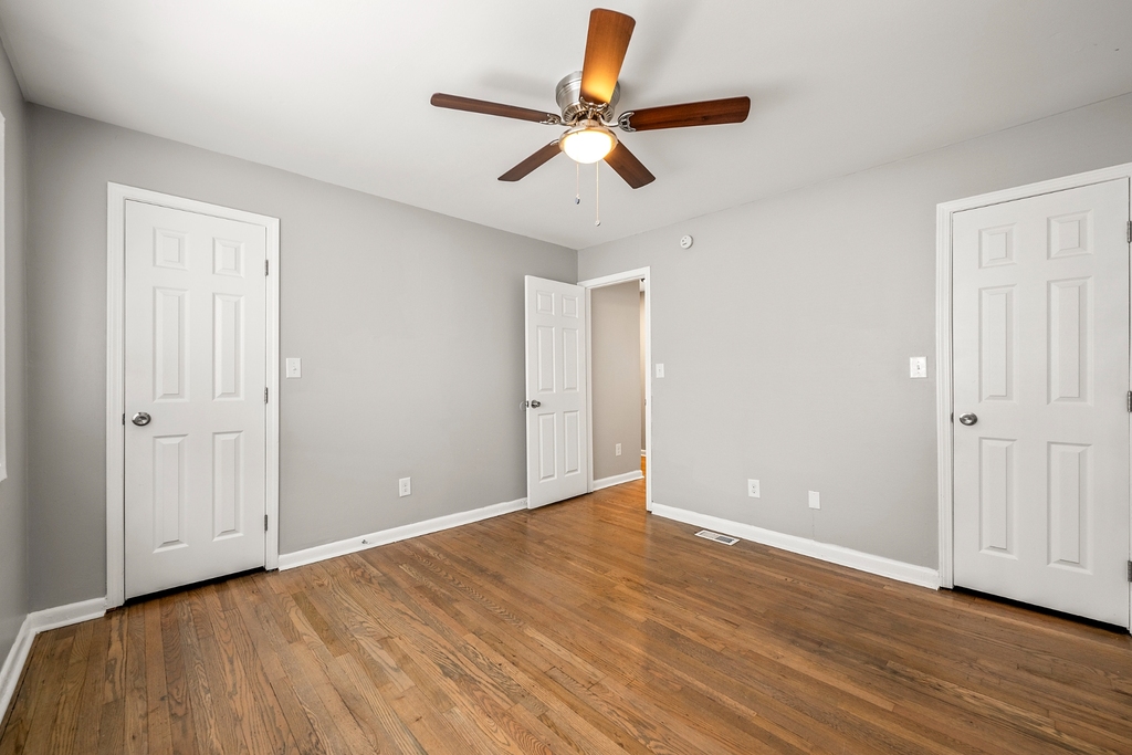4689 Roswell Road - Photo 15