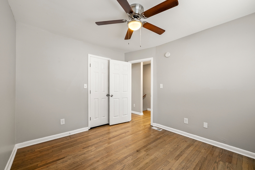 4689 Roswell Road - Photo 11