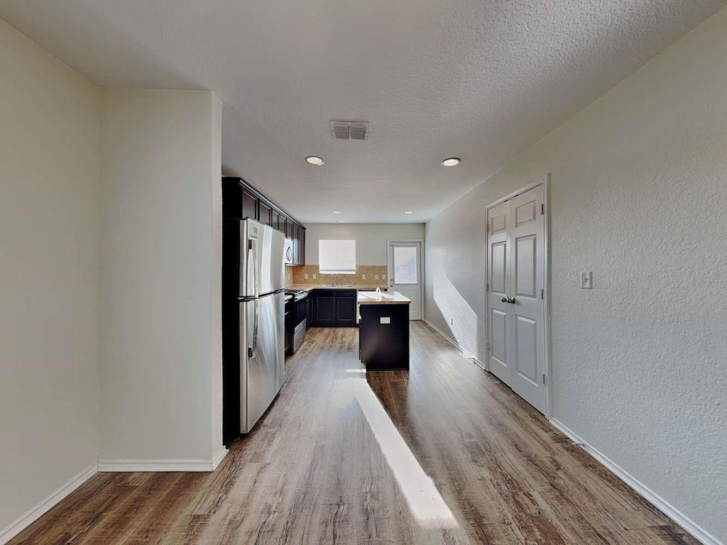 27305 Paraiso Manor - Photo 3