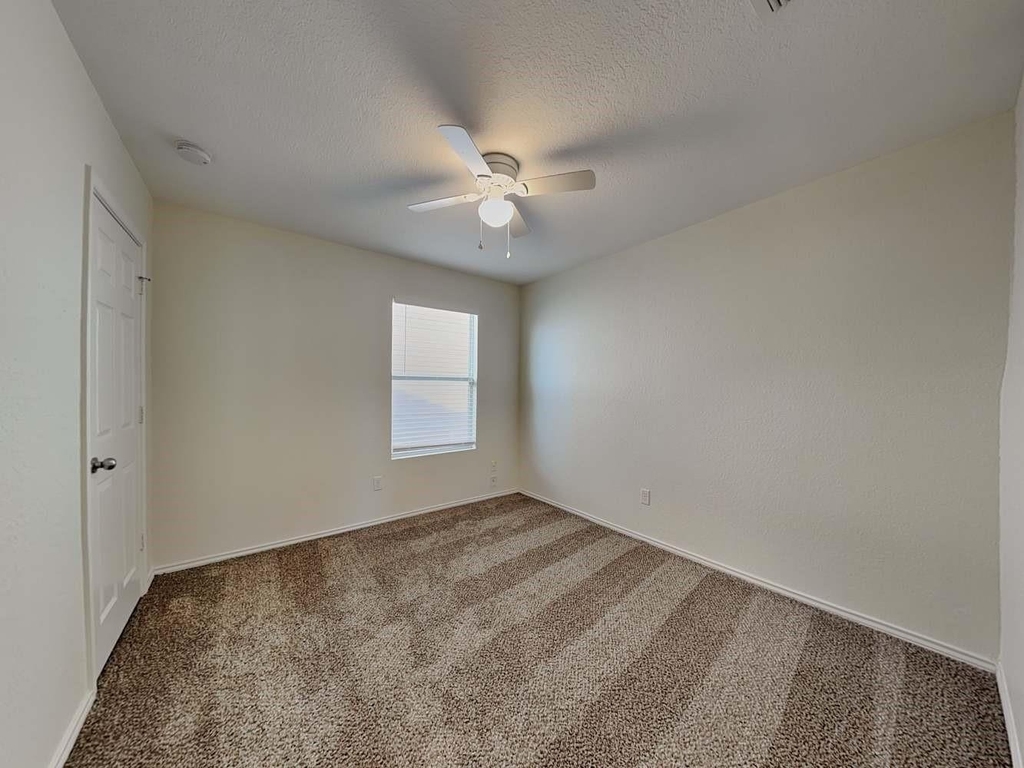 27305 Paraiso Manor - Photo 11