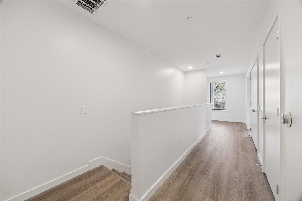 1 Riva Row - Photo 10