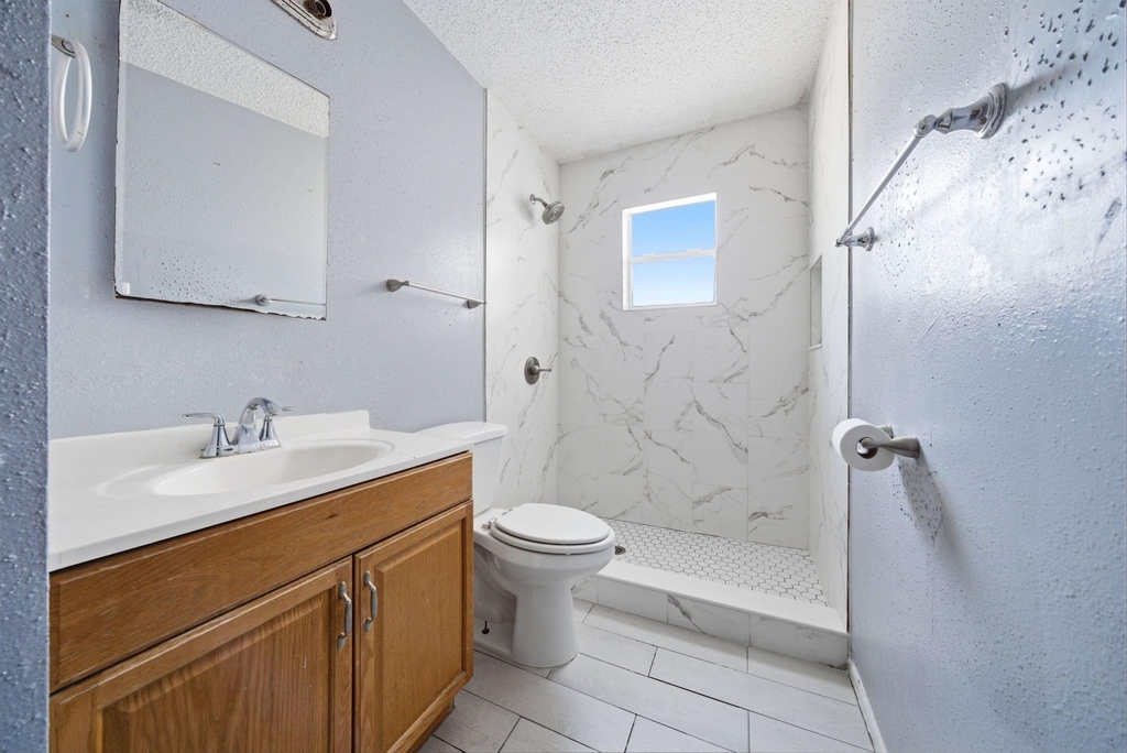 406 E 34th Street - Photo 7