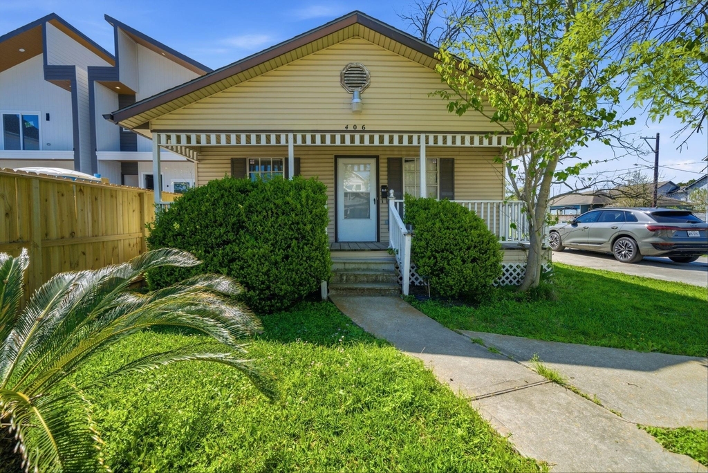406 E 34th Street - Photo 0