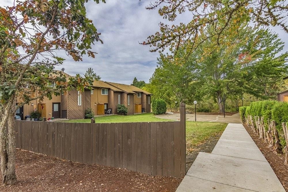 501 N Moss St - Photo 4