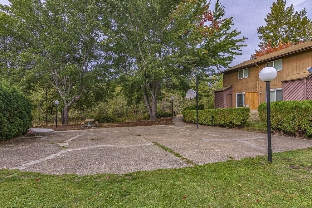 501 N Moss St - Photo 3