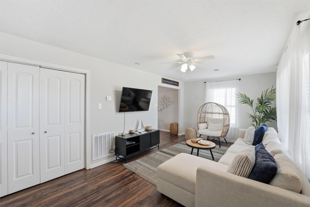 2311 56th Street - Photo 3