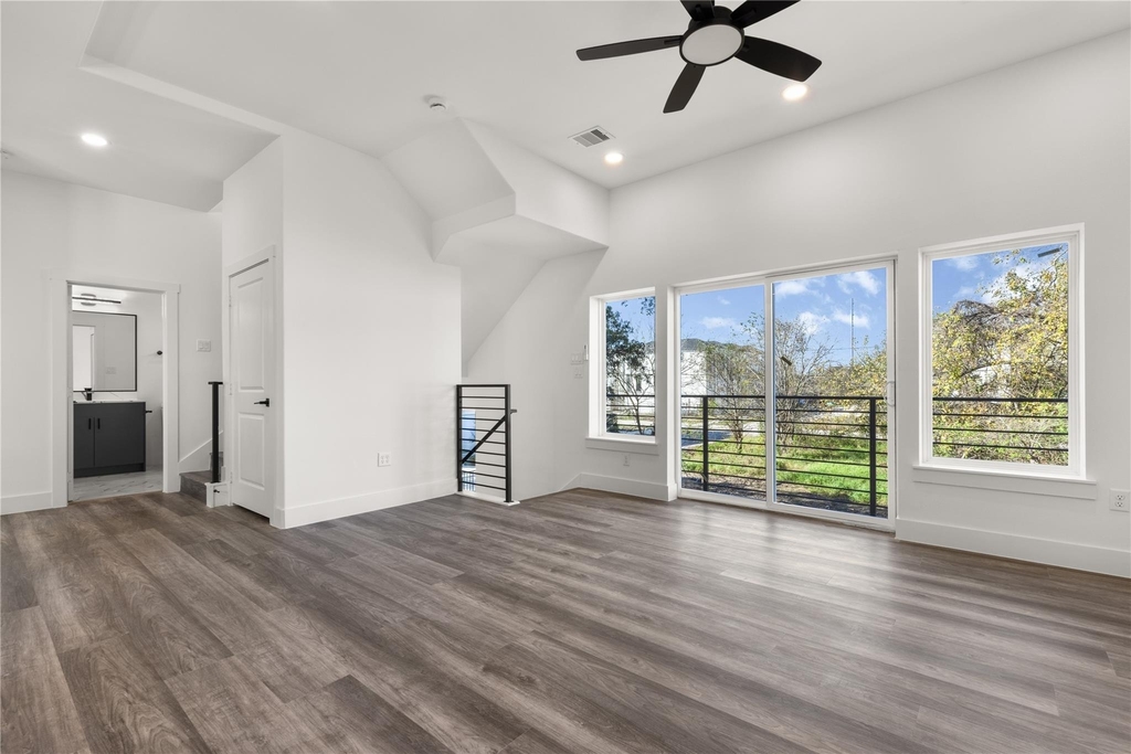 2709 Dennis Street - Photo 3