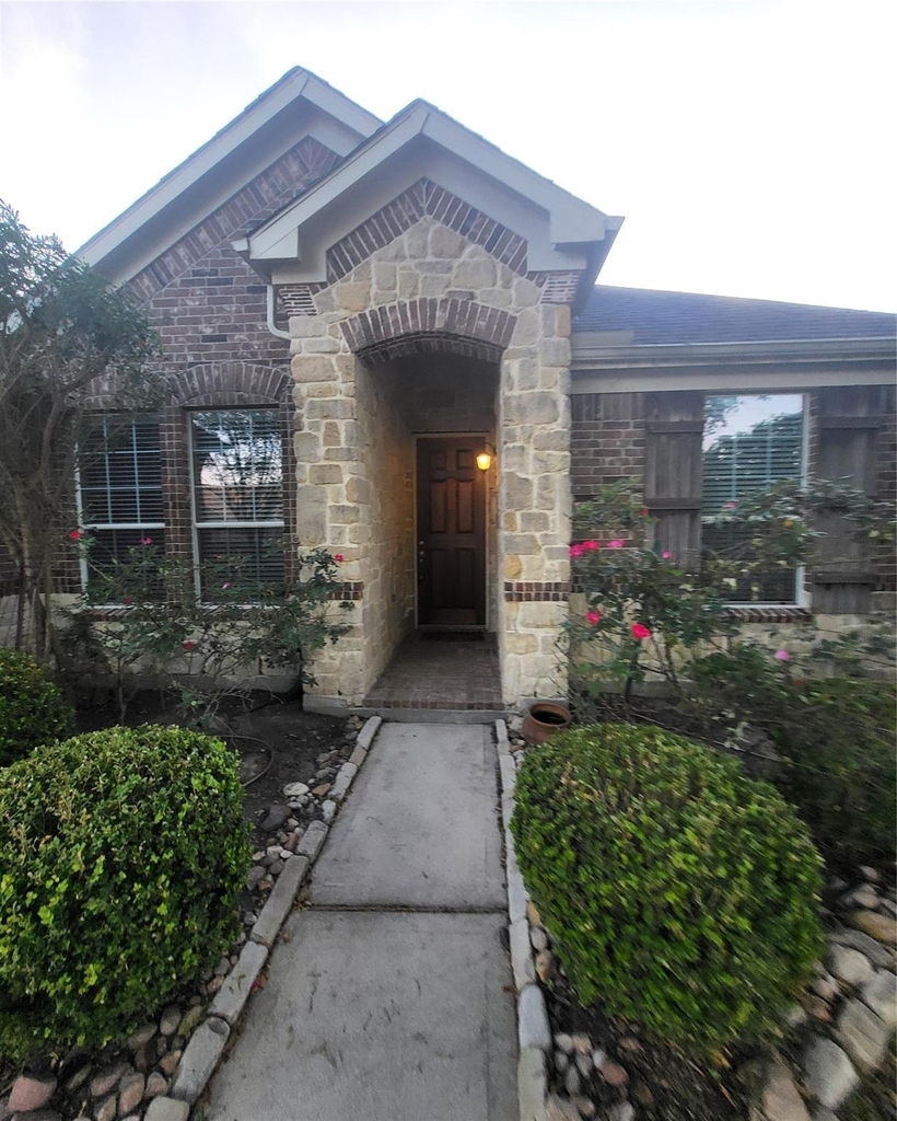 606 Admiral Bay Lane - Photo 1