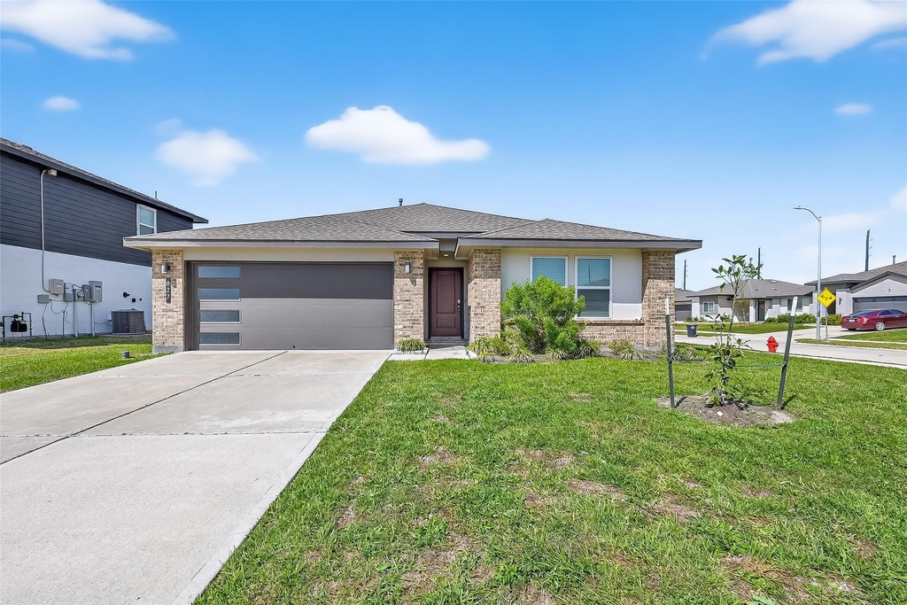 827 Silver Kettle Drive - Photo 0