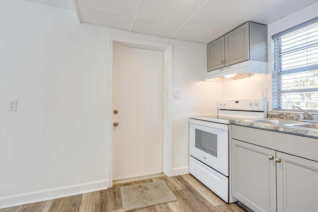 467 Jackson Avenue - Photo 7