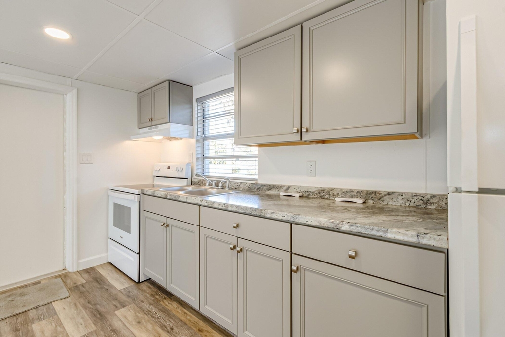 467 Jackson Avenue - Photo 5