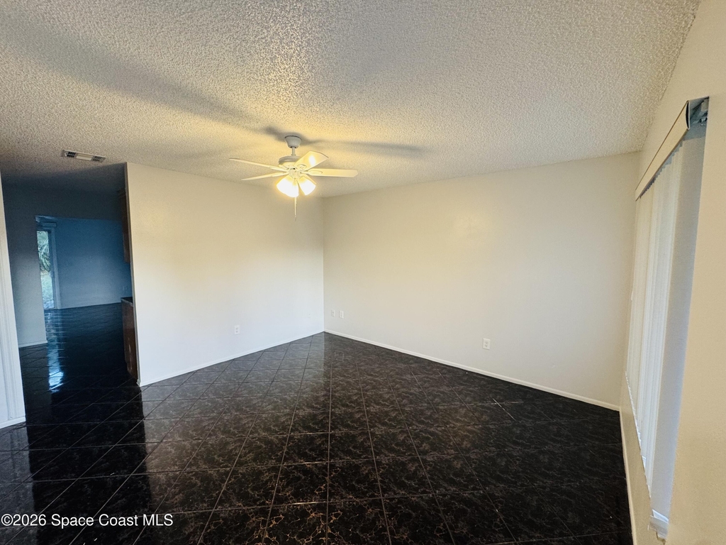 1035 Nevada Drive Ne - Photo 3