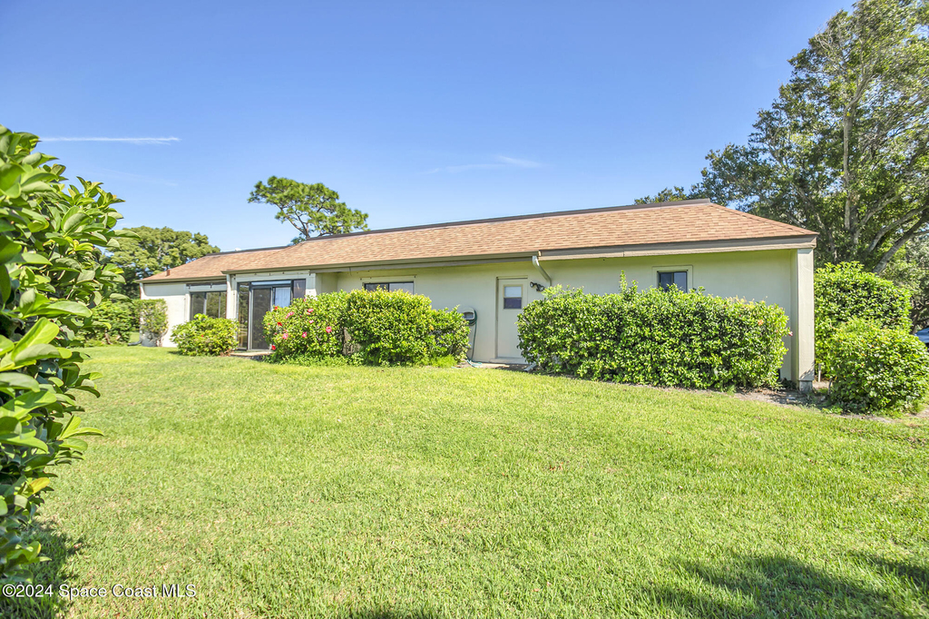 216 Country Club Drive - Photo 48