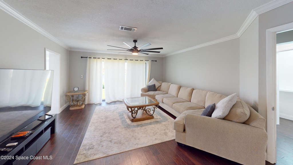 216 Country Club Drive - Photo 14