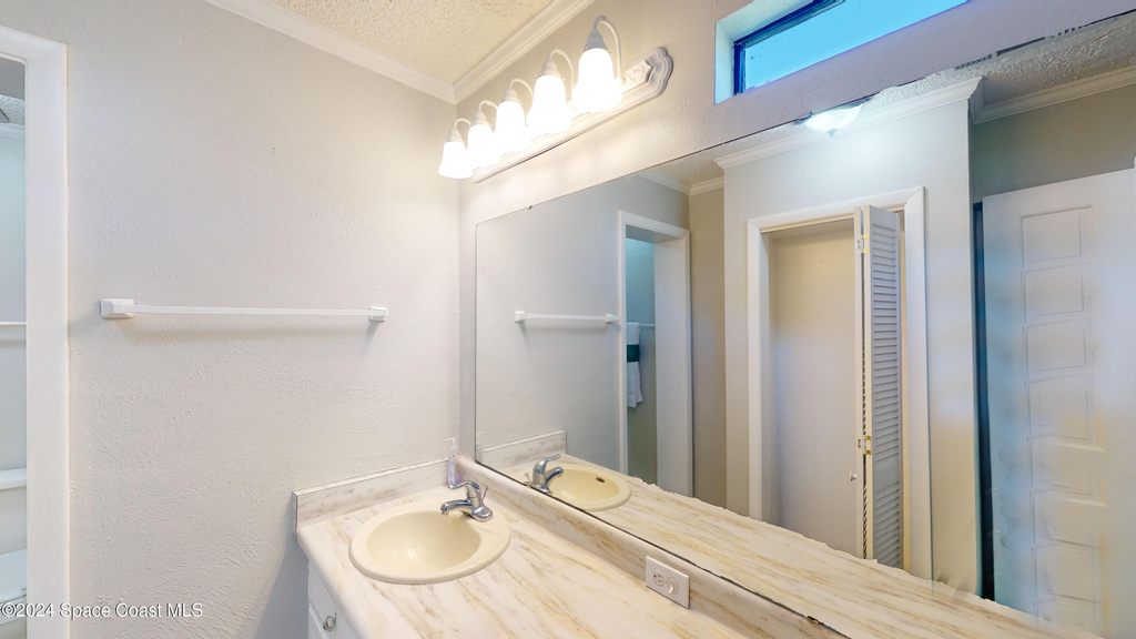 216 Country Club Drive - Photo 24