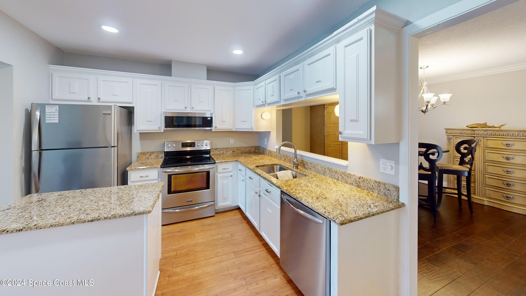 216 Country Club Drive - Photo 5